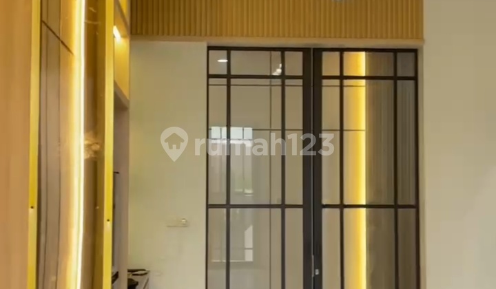 Luxury 2-Storey House in Medokan Near UPN Rungkut 2