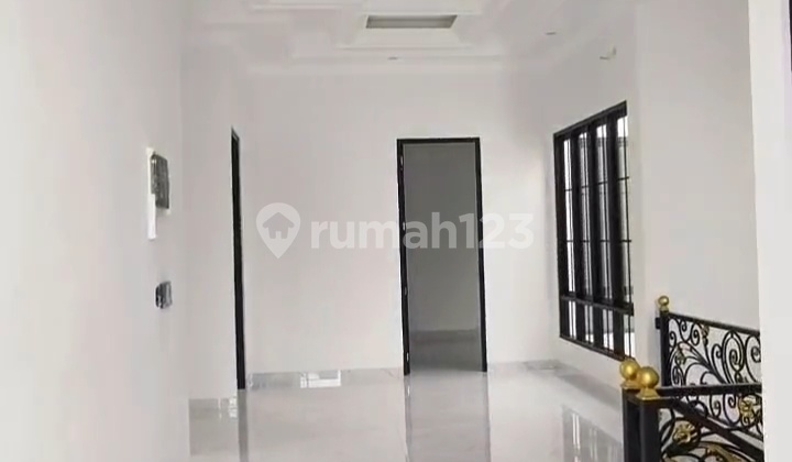 New Minimalist Fresh House Babatan Beach Near Sutorejo, Mulyosari, Pakuwon City Nice House in Babatan 2