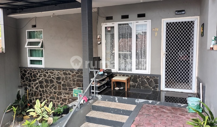 Rumah Terawat Dekat Terminal Arjosari, Araya, Malang