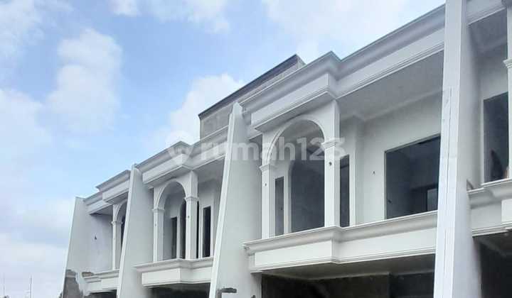 Rumah di Cijantung Posisi Hook, Bs KPR, Dekat Tol Tb Simatupang