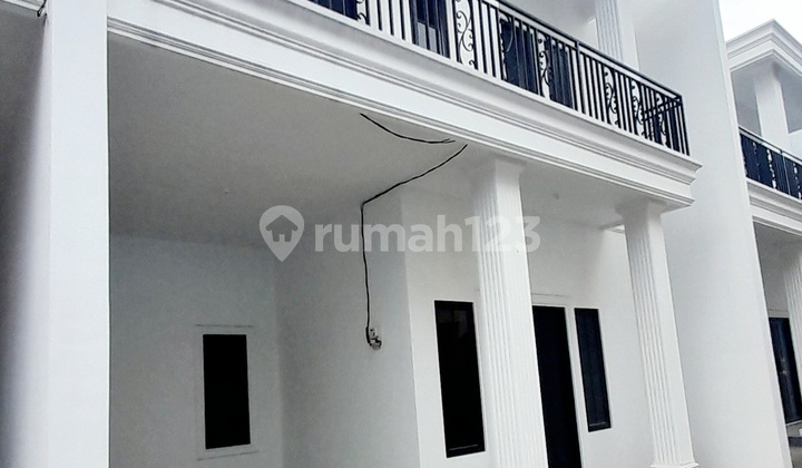 Ready-to-Occupy House in PKP Near LRT Ciracas 2