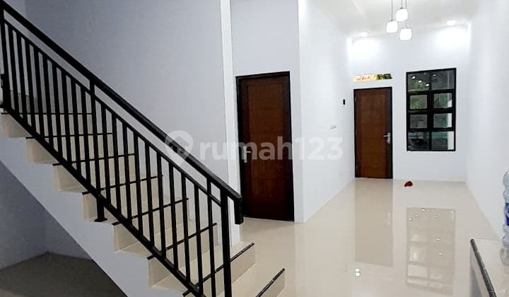 Rumah 2 Lantai 4 Kamar Tidur di Kawasan Cijantung - Pasar Rebo 2