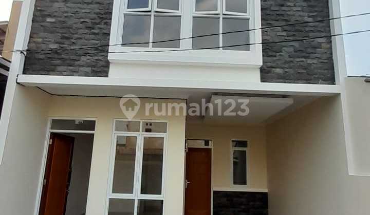 Rumah Strategis Dekat Asrama Polri Munjul Cipayung