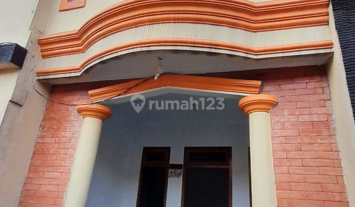 Rumah Second 2 Lantai Kokoh Dan Terawat, SHM di Cibubur, Jakarta 1