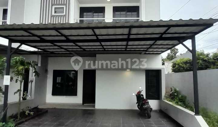 Rumah Posisi Hook Dalam Cluster, Dekat Tol Juanda dan LRT Harjamukti
