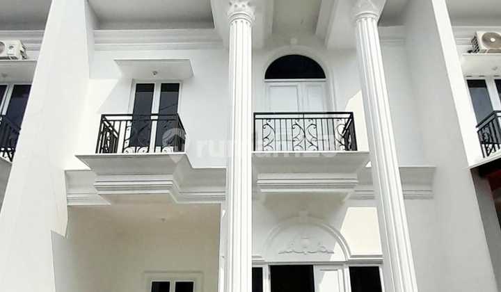 Rumah Siap Huni Bergaya Eropa Classic One Gate Sistem