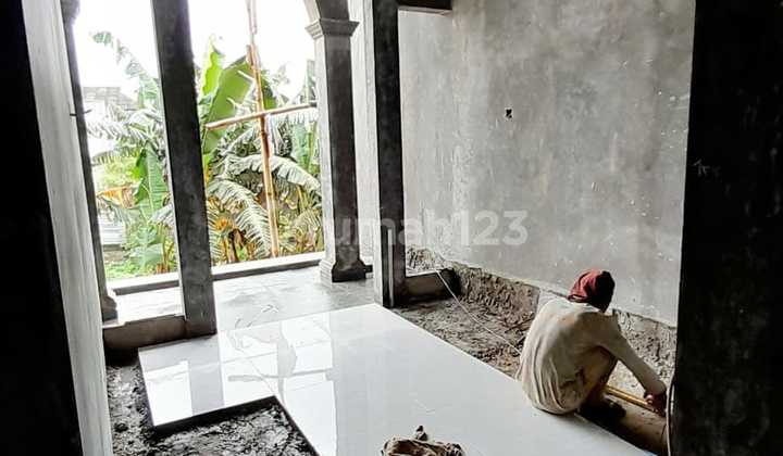 Rumah Dalam Komplek di Kalisari, One Gate Sistem, Akses Jalan Lebar 2