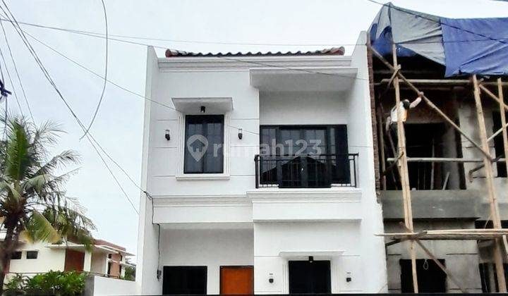 Rumah 2 Lantai Siap Huni Dgn Balkon Taman, Di Lokasi Strategis 1