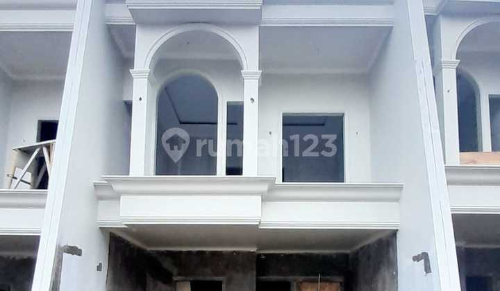 Jarang Ada! Rumah di Cijantumg - Kalisari, Dalam Cluster Akses Jalan Lebar