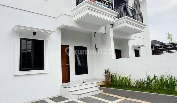 Rumah Nyaman Dekat Mall, Tol & Sekolah Favorit di Kalisari, Jakarta Timur 1