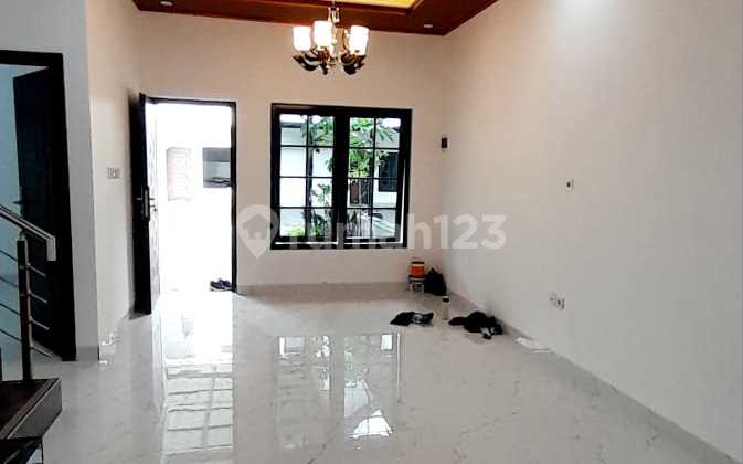 Cluster Rumah 2 Lantai Ready Unit Semi Furnished, Dekat Tol dan LRT