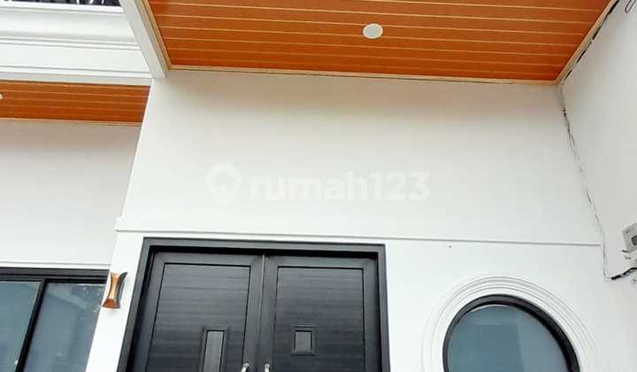 Rumah Baru 2 Lantai 5 Menit ke Exit Tol Cibubur, Dalam Townhouse Rumah Baru 2 Lantai 5 Menit ke Exit Tol Cibubur, Dalam Townhouse
