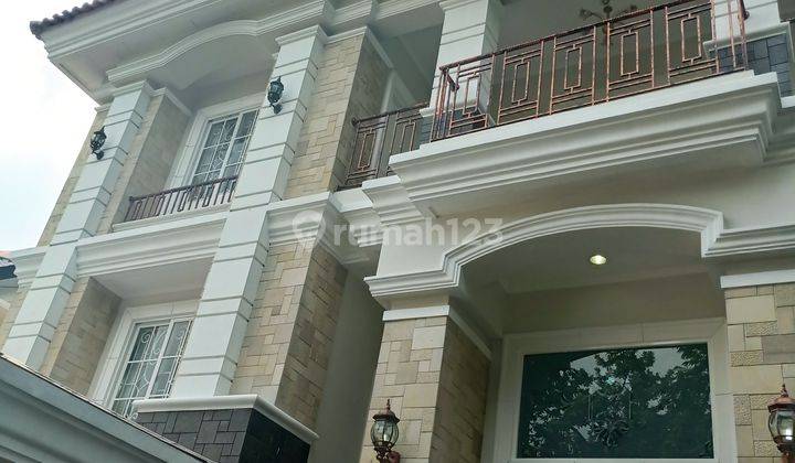 Rumah 2,5 Lantai Sudah Renovasi Siap Huni Yang Berada Di Salah Satu Cluster Favorite Di Lippo Karawaci Central 2