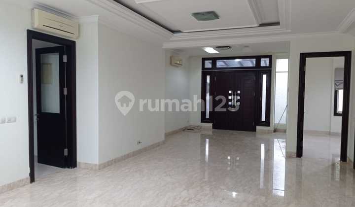 2-Story Renovated Rental House Semi Furnished in Lippo Karawaci Central, Tangerang. 2