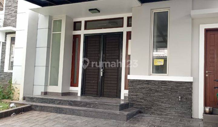 Rumah 2 Lantai Sudah Renovasi, Siap Huni Di Taman Beverly Golf, Lippo Karawaci Central, Dekat Siloam Hospital 2