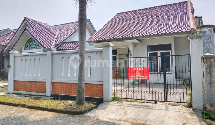 Single-Story House Near Campus, Offices, Hospital, Supermall.