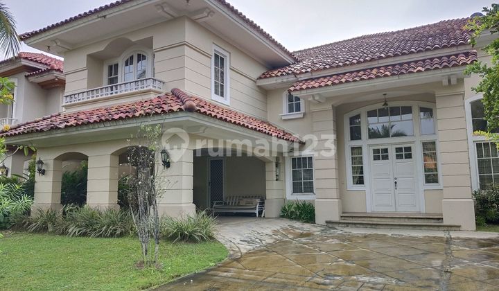 Luxurious 2-Story Furnished House in Lippo Central Karawaci Area 2