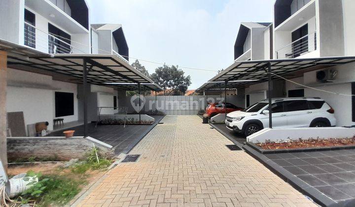 Rumah Dlm Townhouse Posisi Hook Siap Huni Free Kitchen Set  7
