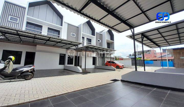 Rumah Dlm Townhouse Posisi Hook Siap Huni Free Kitchen Set  11