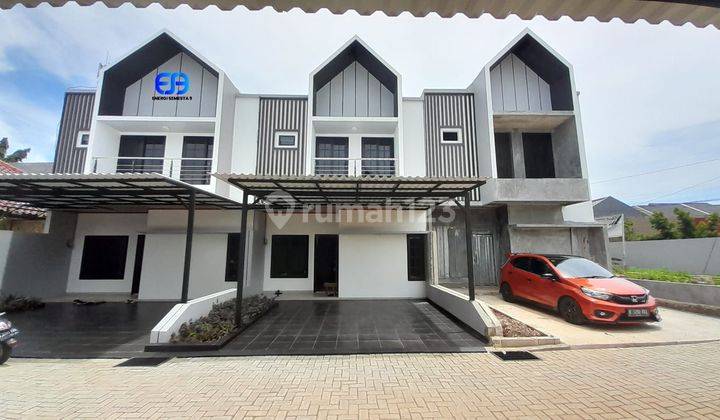 Rumah Dlm Townhouse Posisi Hook Siap Huni Free Kitchen Set  16