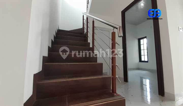 Rumah Dlm Townhouse Posisi Hook Siap Huni Free Kitchen Set  24
