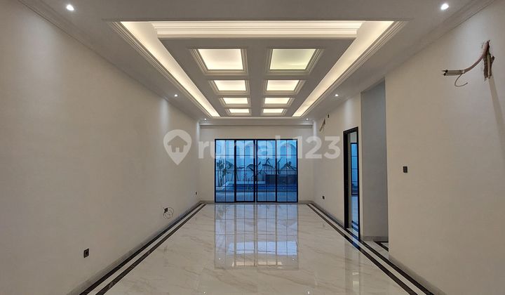 Luxury House with Private Pool in a Ready-to-Build Complex 2