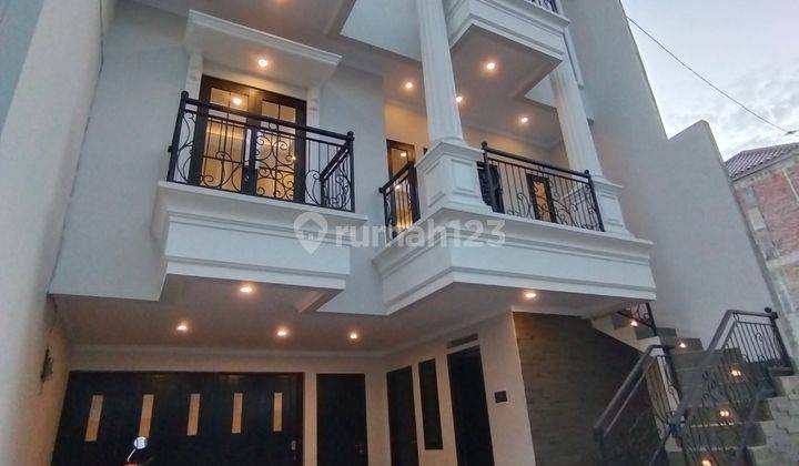 Dijual Rumah Tiga Lantai Di Jagakarsa Siap Huni 2