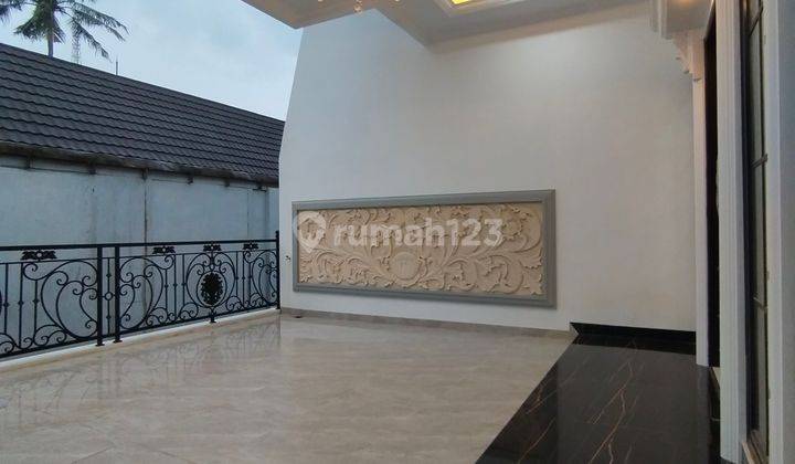 Dijual rumah tiga Lantai siap huni  2