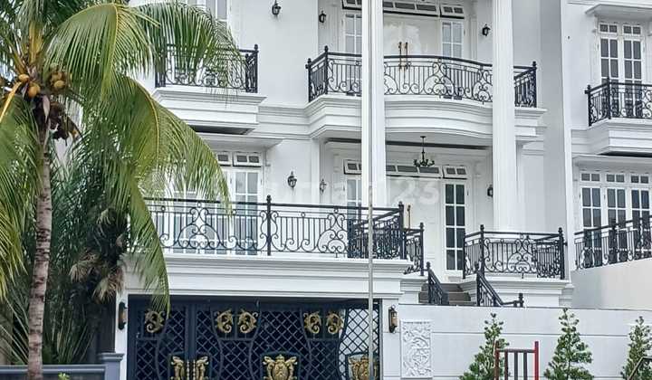 For Sale Luxury House Private Lift and Pool End Rooftop