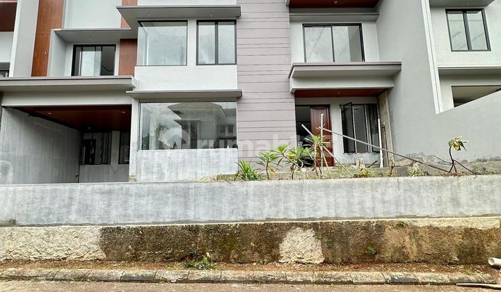Dijual Cepat Rumah Mewah Tanah Luas Dalam Komplek