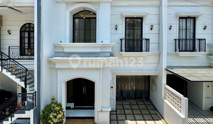 Dijual Cepat Rumah Classic Ada Rooftop Nya 2