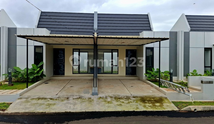 Single-Story House Full Red Brick Direct Train Access On Site