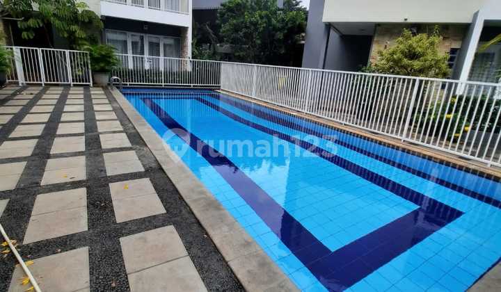 Di Sewakan Rumah dalam komplek Di Mega Kuningan 4BR/3BR SHM/09.25 2