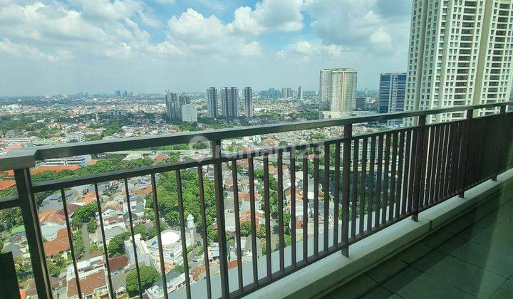 Apartement Art Deco Luxury Apartment Ciumbuleuit 3 BR Semi Furnished Bagus 6