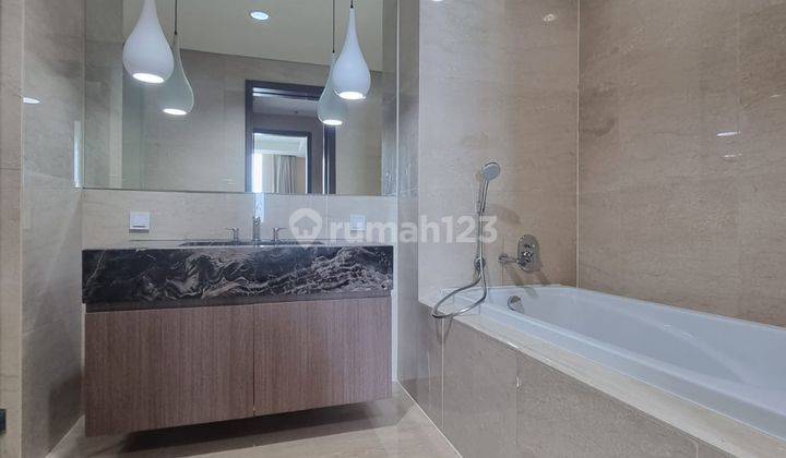Apartement Art Deco Luxury Apartment Ciumbuleuit 3 BR Semi Furnished Bagus 8