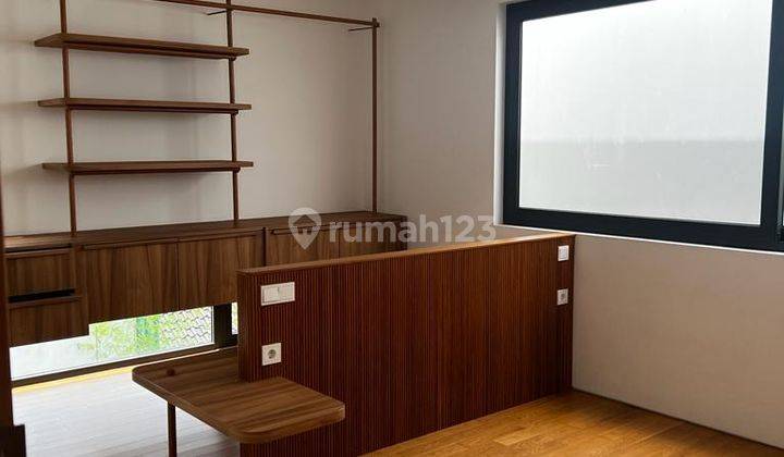 Nice Rumah 3 Lantai Bagus Semi Furnished HS di Ampera, Jakarta Selatan 2