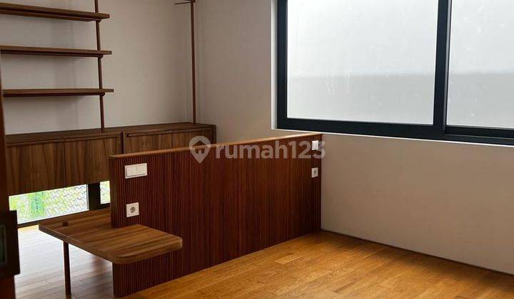 Nice Rumah 3 Lantai Bagus Semi Furnished HS di Ampera, Jakarta Selatan 5