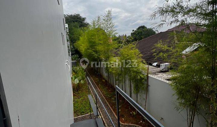 Nice Rumah 3 Lantai Bagus Semi Furnished HS di Ampera, Jakarta Selatan 8
