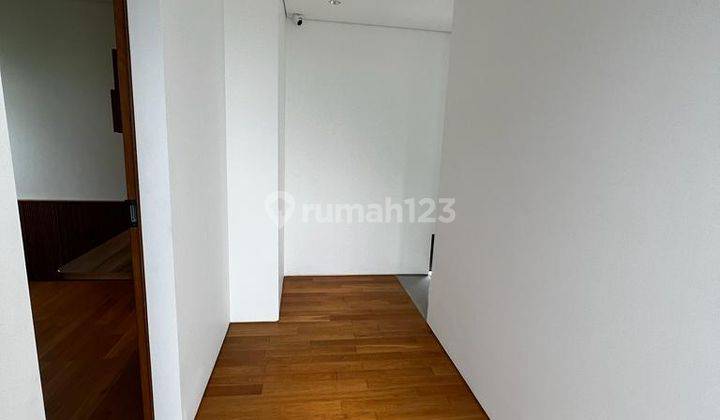 Nice Rumah 3 Lantai Bagus Semi Furnished HS di Ampera, Jakarta Selatan 10