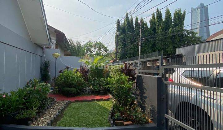 Rumah Tua Terawat Hadap Timur Tanah Kotak di Senopati 8.5m 10.23 1