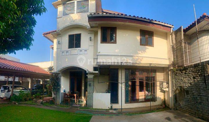 Nice Rumah 2 Lantai Big Garden Bagus Semi Furnished SHM di Kampung Rambutan, Jakarta Timur 5