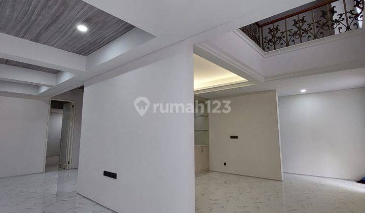 Rumah 2 Lantai 3+1 Kamar Tidur Unfurnished Di Senopati 07.23 2