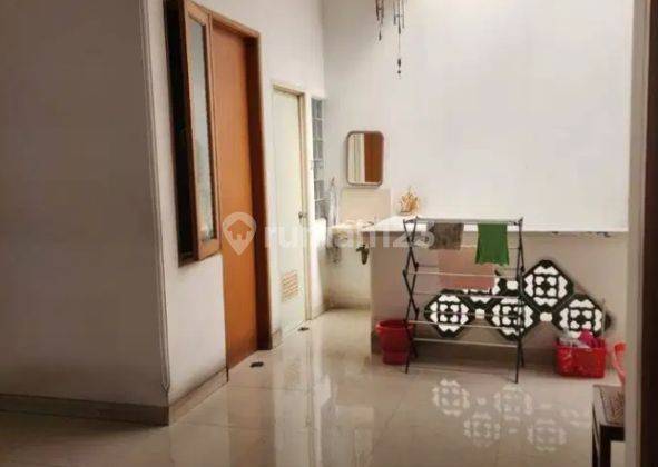 Rumah 3 Lantai Semi Furnished SHM di Kelapa Gading 08.23 2