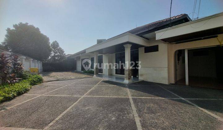 Rumah 1 Lantai Private Pool Dan Gazebo Di Daerah Pejaten 09.2023 1