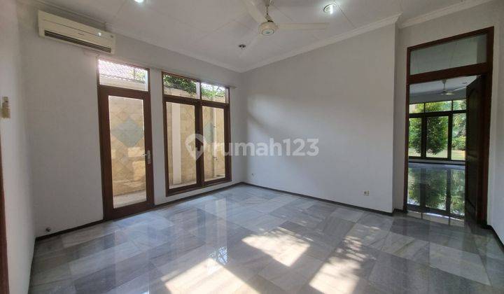 Rumah 1 Lantai Private Pool Dan Gazebo Di Daerah Pejaten 09.2023 2