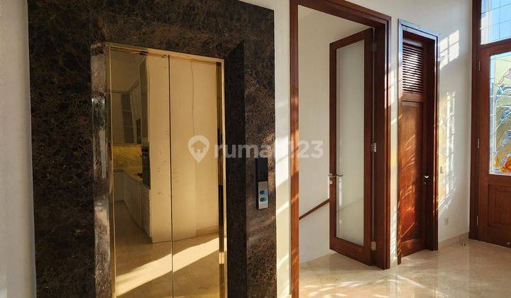 Rumah Mewah 3 Lantai Lift Pribadi Private Pool Di Kemang 09.2023 2