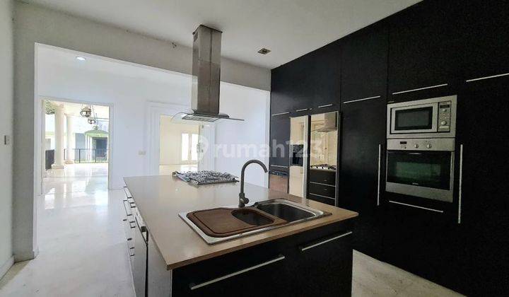 Rumah 2 Kavling SHM Kt 5+2 Di Kebayoran Baru Parkiran Luas 11.23 2