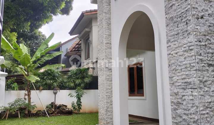 Luxury 2-Story House, 4 Bedrooms, and Strategic Location 01.24 Luxury 2-Story House, 4 Bedrooms, and Strategic Location 01.24