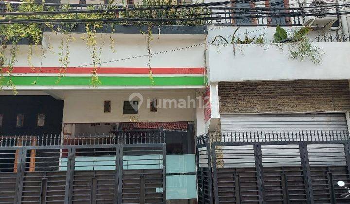 Rumah Modern Bagus Terawat 3 Lantai Di Duren Tiga SHM 02.2024 1