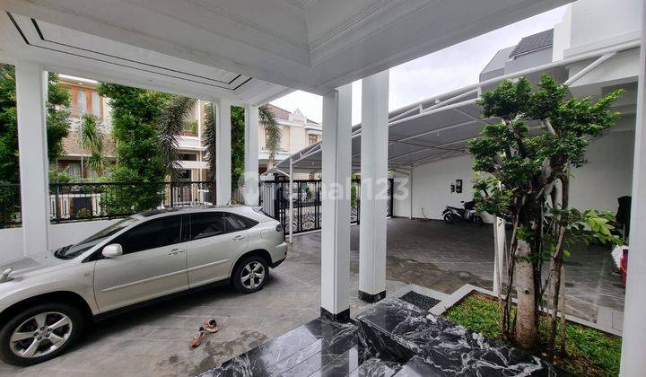 Rumah Model Klasik Amerika 4 Lt. Hook Di Tanjung Barat 02.2024 2